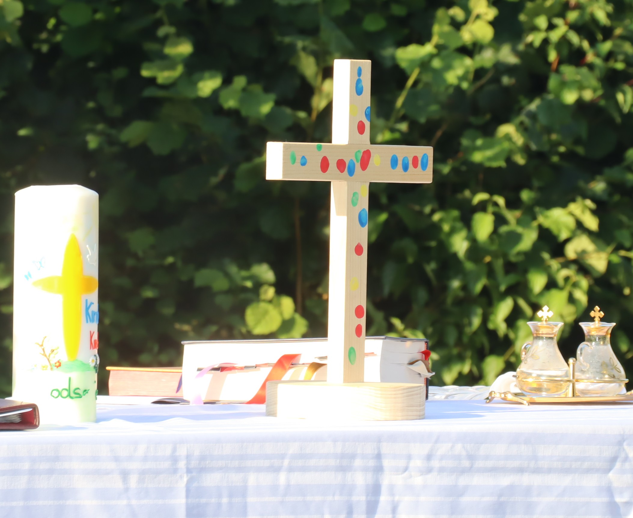 Familiengottesdienst in Modschiedel, Kreuz, Fingerabdruck