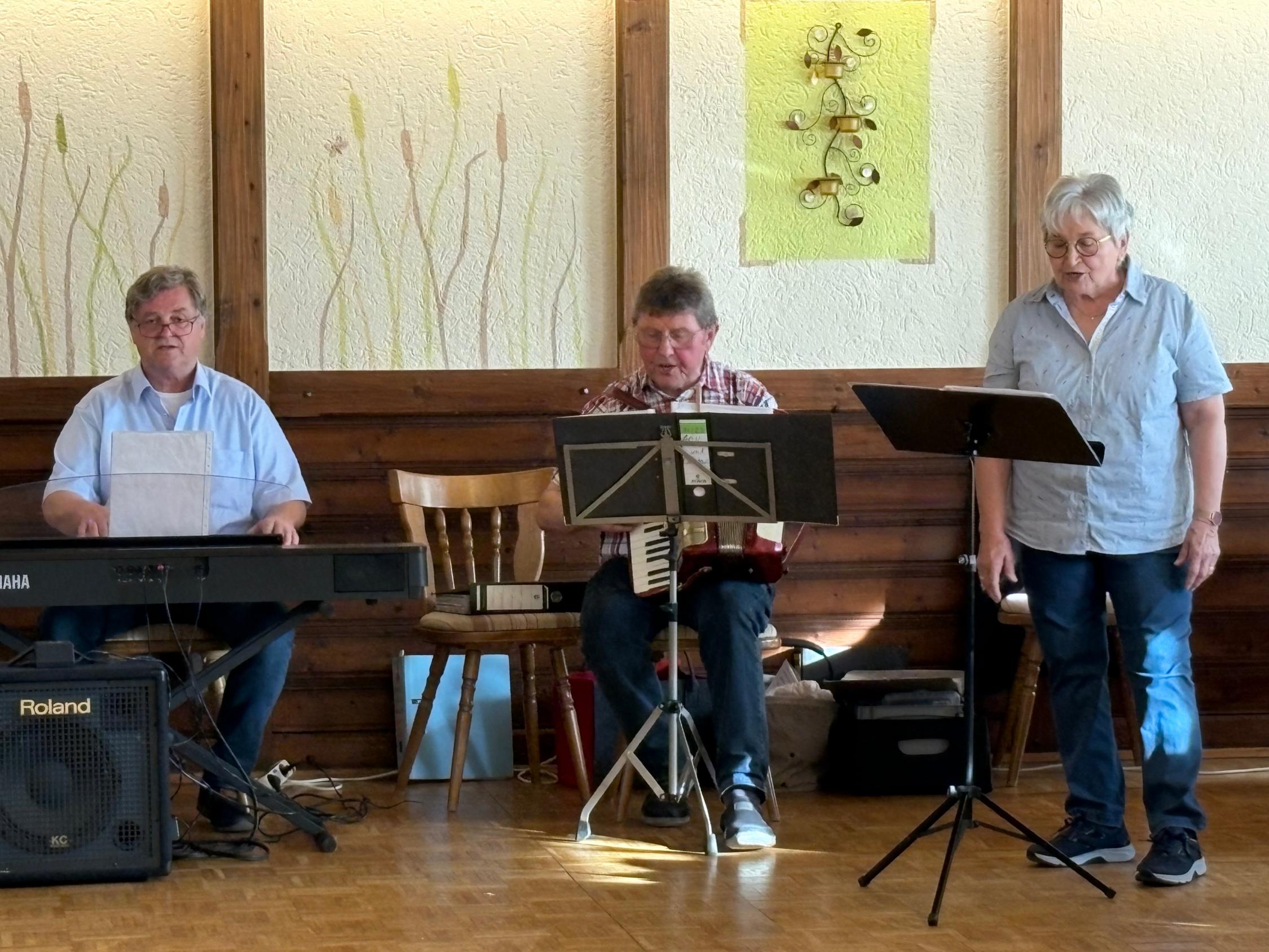 Bild vom Wirtshaussingen 2027 mit dem Trio 'Fränkischer Wind'